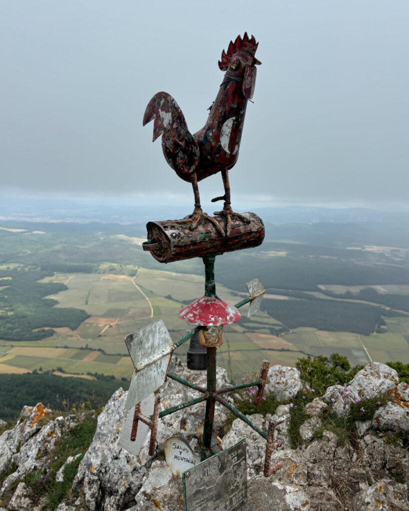 Buzón de cumbre San Tirso